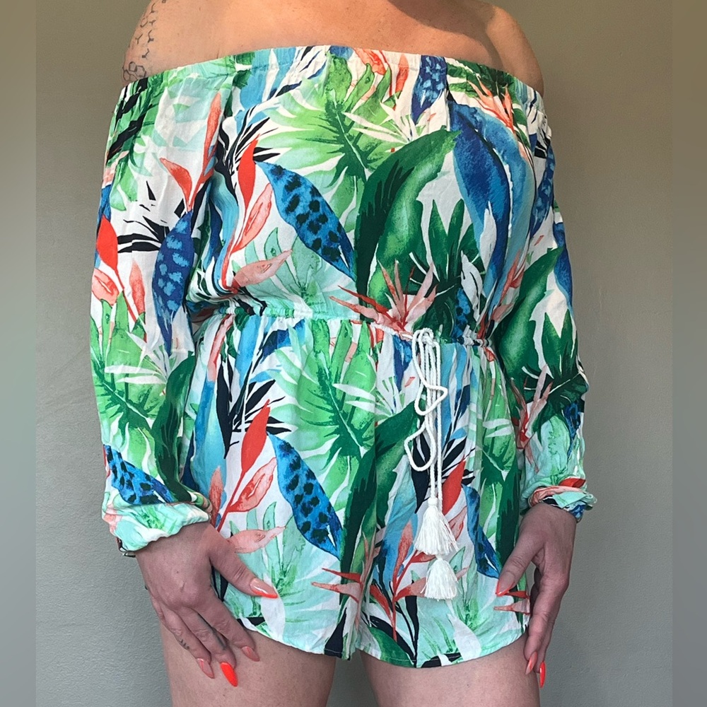 Off shoulder tropical floral print long sleeved romper